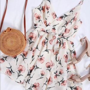 Floral 🌼 Summer Wedding Guest Dress - size small